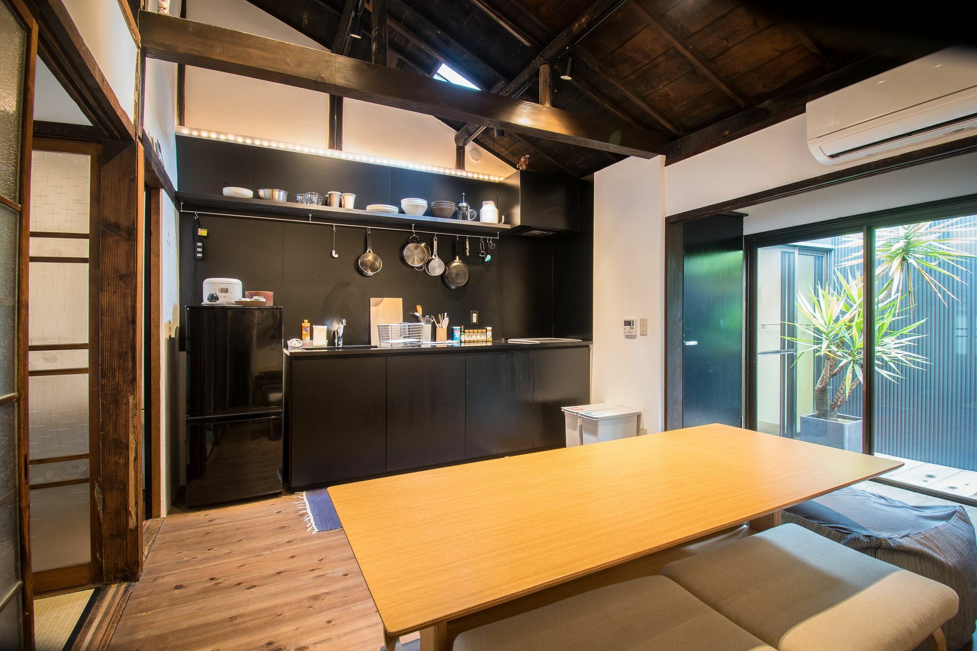 The Black House Kyoto Exteriör bild